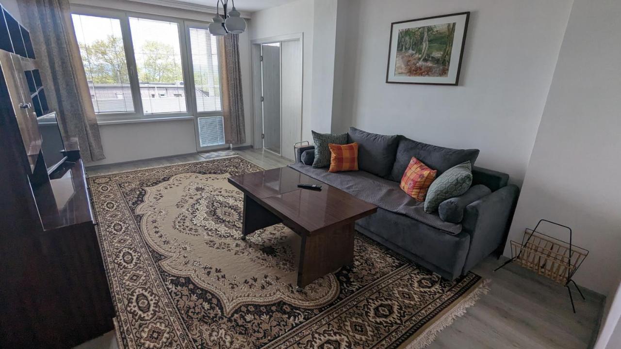 Apartment Roza Warna